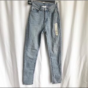 Cheap Monday ‘Donna’ high rise tapered leg jeans.